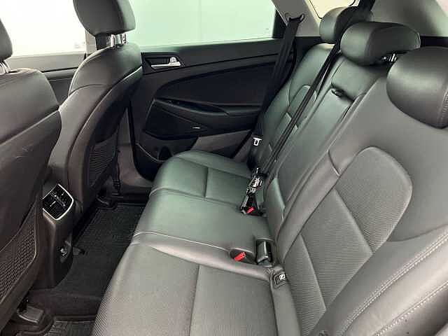 Hyundai TUCSON 1.6 CRDi 136 DCT Premium PHANTOM BLACK