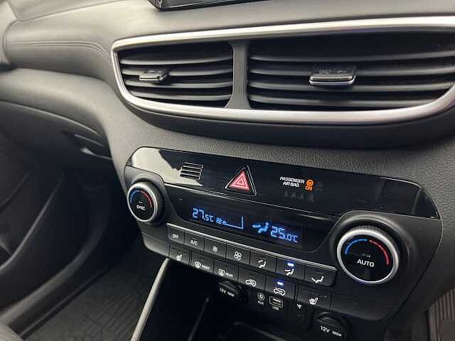 Hyundai TUCSON 1.6 CRDi 136 DCT Premium PHANTOM BLACK