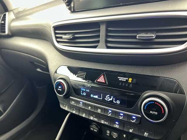 Hyundai TUCSON 1.6 CRDi 136 Premium SE 5dr 2WD DCT FIERY RED