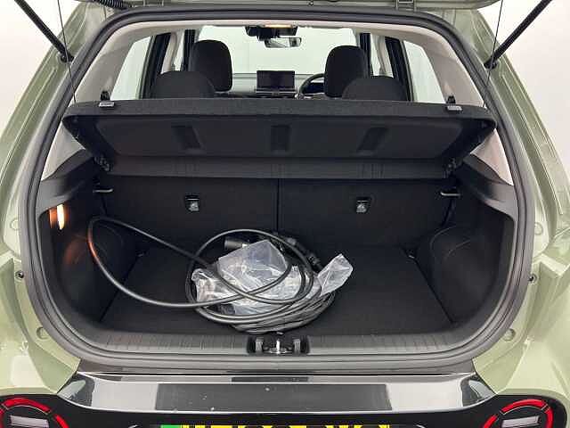 Hyundai INSTER 85kW 49kWh 01 JUNGLE KHAKI GREEN