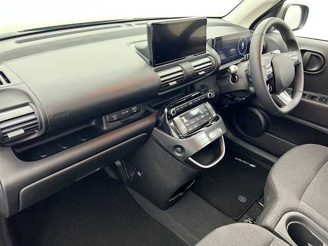 Hyundai INSTER 85kW 49kWh 01 JUNGLE KHAKI GREEN