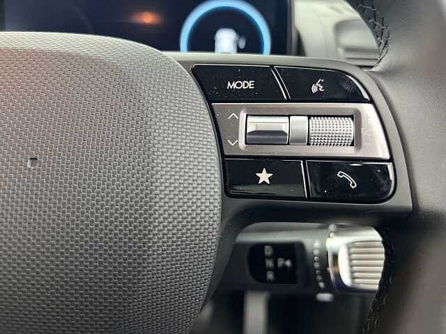 Hyundai INSTER 85kW 49kWh 01 JUNGLE KHAKI GREEN