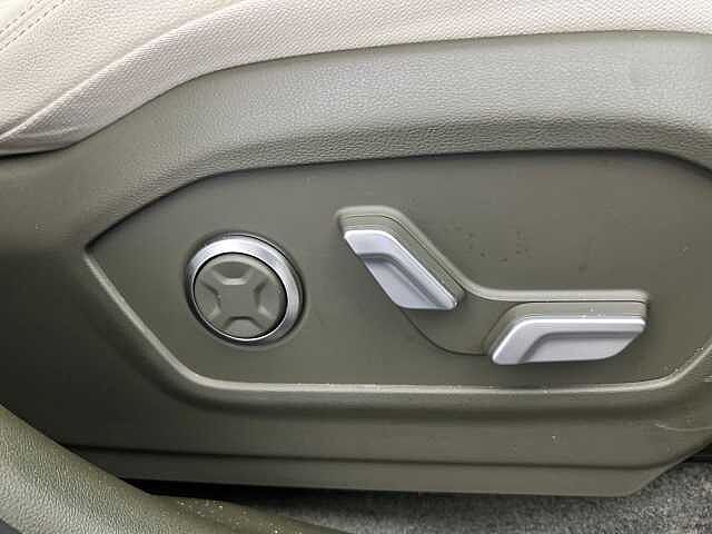 Hyundai SANTA FE 1.6 TGDi Plug-in Hybrid Ultimate OLIVE GREEN