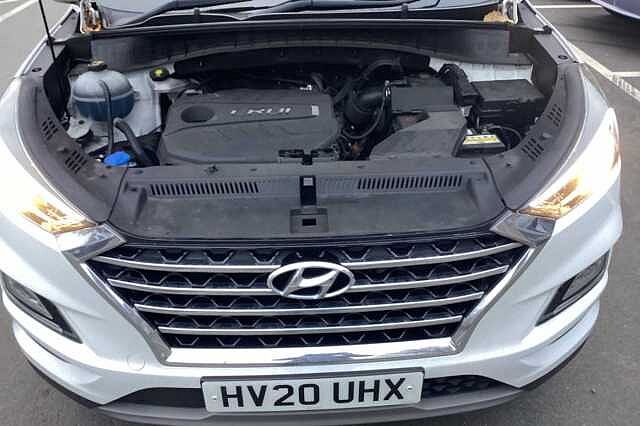 Hyundai TUCSON Hybrid 1.6CRDi (136ps) SE Nav 48V DCT White
