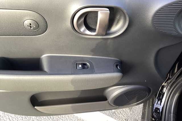 Hyundai INSTER 85kW 02 49kWh 5dr Auto Black