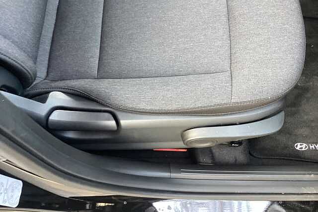 Hyundai INSTER 85kW 02 49kWh 5dr Auto Black