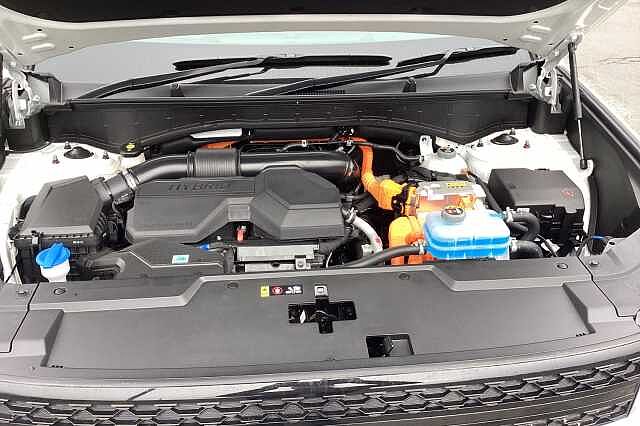 Hyundai SANTA FE 1.6 TGDi PHEV Calligraphy 5dr 4WD Auto [6 Seats] White