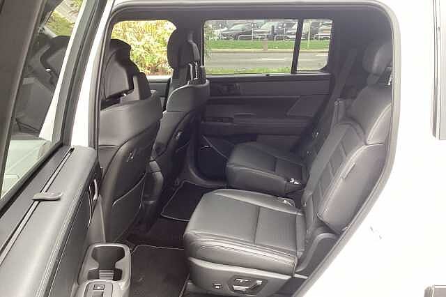 Hyundai SANTA FE 1.6 TGDi PHEV Calligraphy 5dr 4WD Auto [6 Seats] White