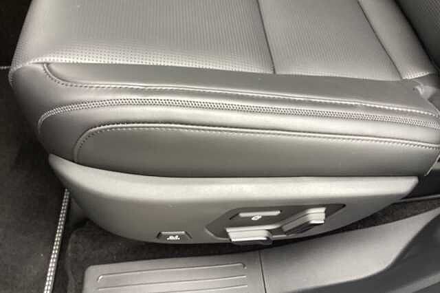 Hyundai SANTA FE 1.6 TGDi PHEV Calligraphy 5dr 4WD Auto [6 Seats] White