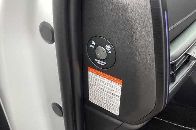 Hyundai SANTA FE 1.6 TGDi PHEV Calligraphy 5dr 4WD Auto [6 Seats] White