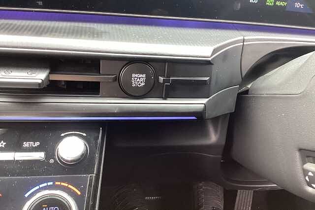 Hyundai SANTA FE 1.6 TGDi PHEV Calligraphy 5dr 4WD Auto [6 Seats] White