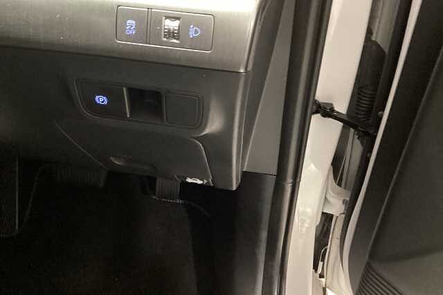 Hyundai KONA 160kW Advance 65kWh 5dr Auto White