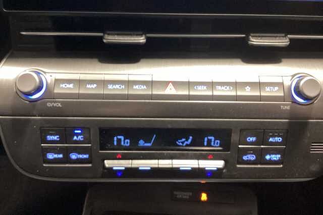 Hyundai KONA 160kW Advance 65kWh 5dr Auto White
