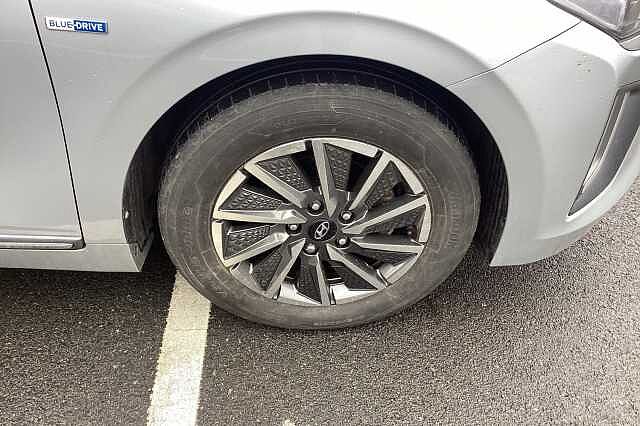 Hyundai IONIQ 100kW Premium 38kWh 5dr Auto Silver