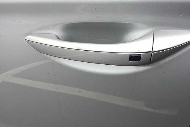 Hyundai IONIQ 100kW Premium 38kWh 5dr Auto Silver