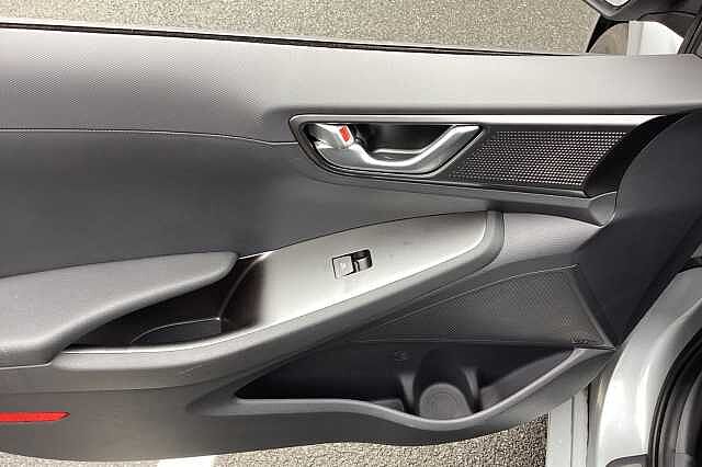 Hyundai IONIQ 100kW Premium 38kWh 5dr Auto Silver