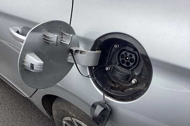 Hyundai IONIQ 100kW Premium 38kWh 5dr Auto Silver