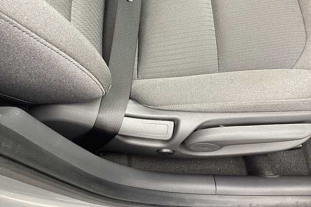 Hyundai IONIQ 100kW Premium 38kWh 5dr Auto Silver