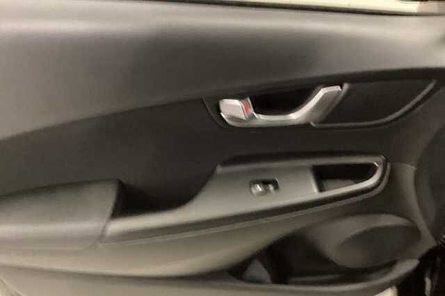Hyundai KONA 1.0 TGDi 48V MHEV SE Connect 5dr Black