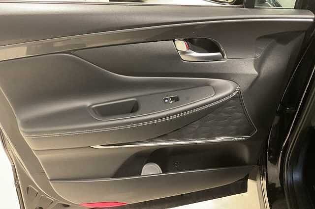 Hyundai SANTA FE 1.6 TGDi Hybrid Ultimate 5dr Auto Black