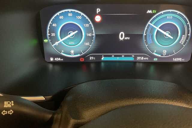 Hyundai SANTA FE 1.6 TGDi Hybrid Ultimate 5dr Auto Black