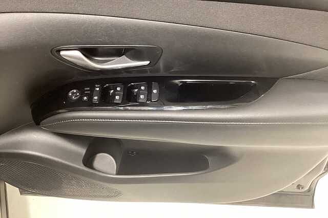 Hyundai TUCSON 1.6 TGDi 48V MHD Ultimate 5dr 2WD DCT Black