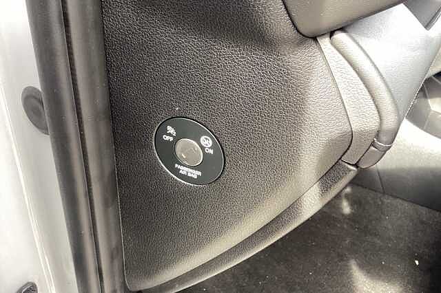 Hyundai SANTA FE 1.6 TGDi Hybrid Ultimate 5dr 4WD Auto White