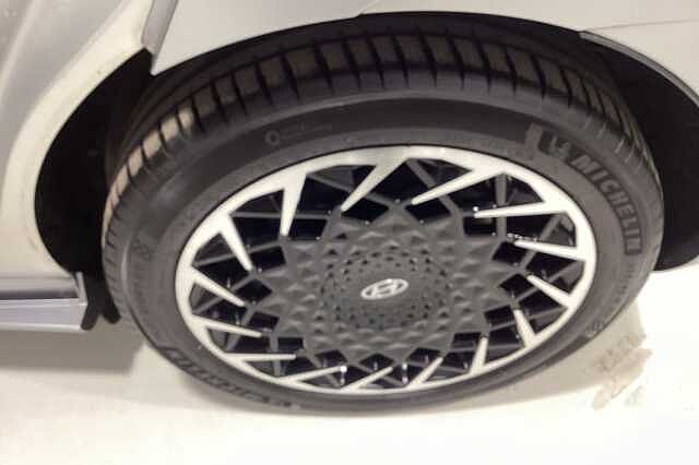 Hyundai IONIQ 5 160kW Ultimate 73 kWh 5dr Auto Gold