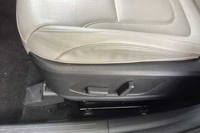 Hyundai TUCSON 1.6 TGDi 48V MHD Ultimate 5dr 2WD DCT Silver