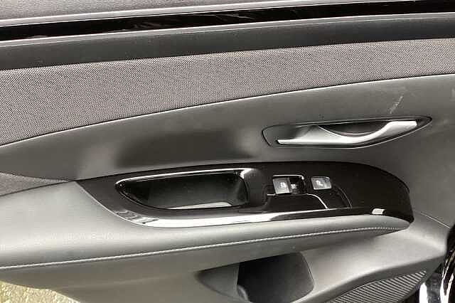 Hyundai TUCSON 1.6 TGDi 48V MHD 180 Ultimate 5dr 4WD DCT Black