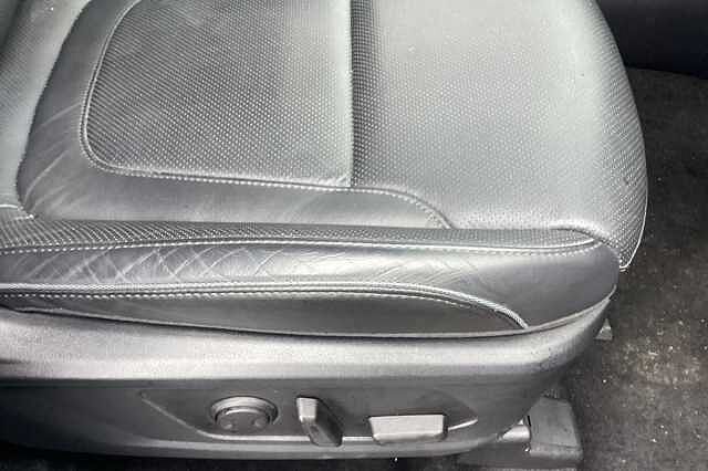 Hyundai TUCSON 1.6 TGDi 48V MHD 180 Ultimate 5dr 4WD DCT Black