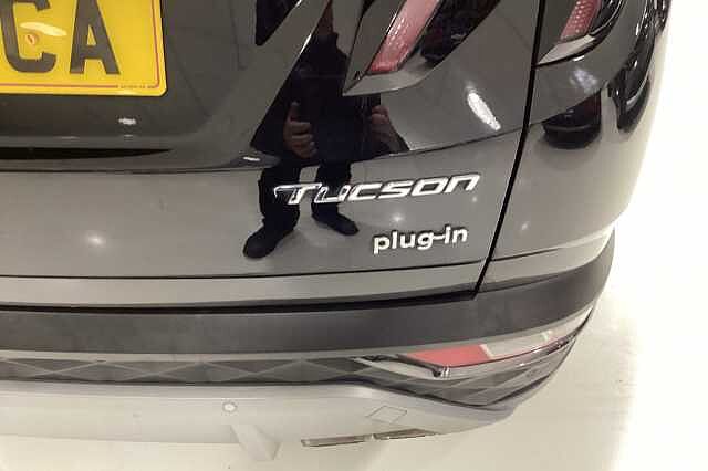 Hyundai TUCSON 1.6 TGDi Plug-in Hybrid Premium 5dr 4WD Auto Black