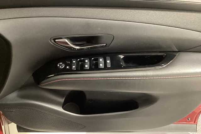 Hyundai TUCSON 1.6 TGDi 48V MHD N Line S 5dr 2WD DCT Red