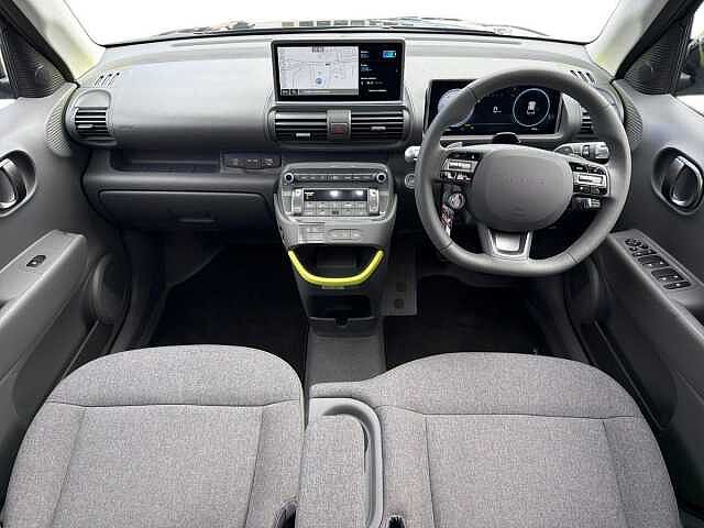 Hyundai INSTER 85kW Cross 49kWh 5dr Auto Pearl - Abyss black