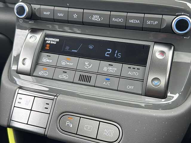 Hyundai INSTER 85kW Cross 49kWh 5dr Auto Pearl - Abyss black