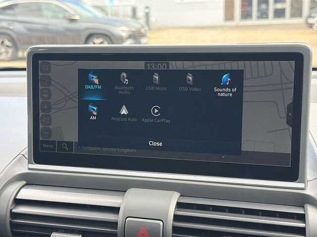 Hyundai INSTER 85kW Cross 49kWh 5dr Auto Pearl - Abyss black