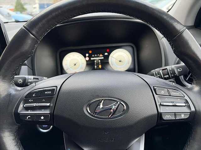 Hyundai KONA 64kWh Premium SUV 5dr Electric Auto (10.5kW Charger) (204 ps)