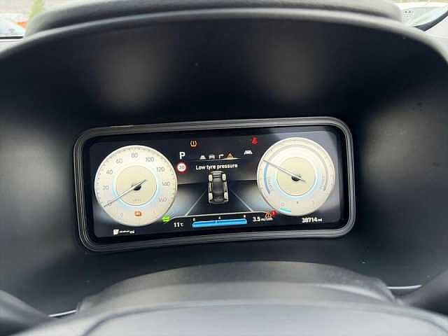 Hyundai KONA 64kWh Premium SUV 5dr Electric Auto (10.5kW Charger) (204 ps)