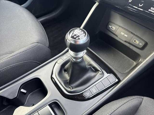 Hyundai TUCSON 1.6 T-GDi SE Connect SUV 5dr Petrol Manual Euro 6 (s/s) (150 ps) White