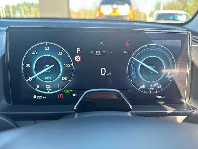 Hyundai INSTER Long Range 49kWh 02 SUV 5dr Electric Auto (115 ps) Atlas White