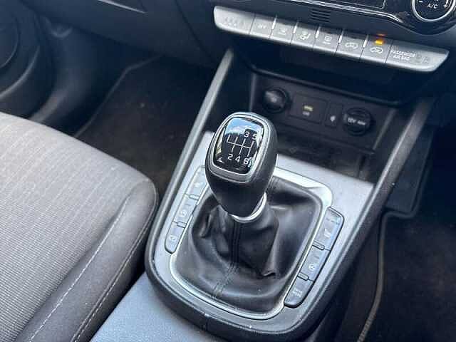 Hyundai KONA 1.0 T-GDi MHEV Premium SUV 5dr Petrol Hybrid Manual Euro 6 (s/s) (120 ps) Ignite Flame