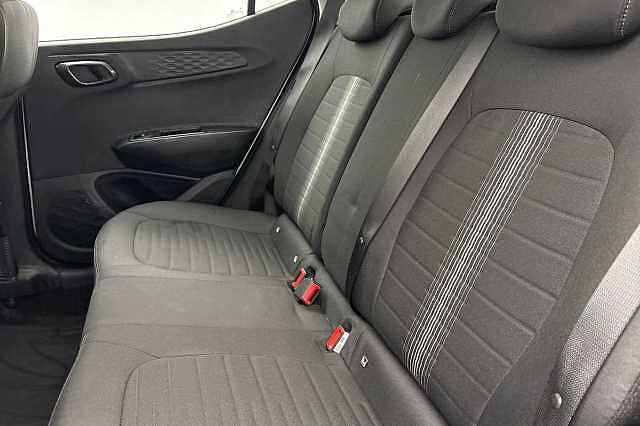 Hyundai KONA 1.6 h-GDi N Line S SUV 5dr Petrol Hybrid DCT Euro 6 (s/s) (129 ps) Ultimate Red