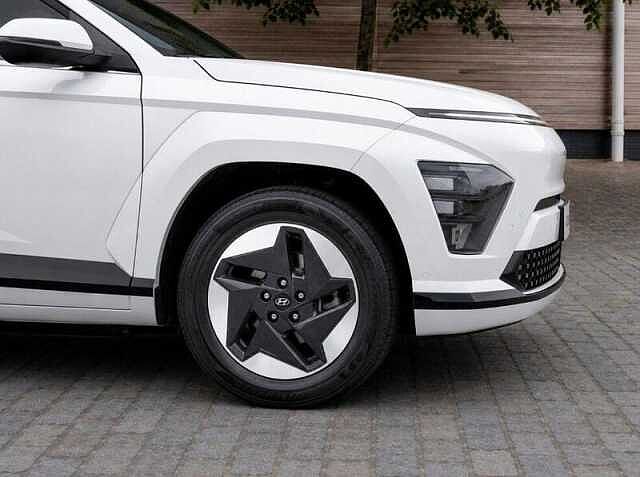 Hyundai KONA 65.4kWh Ultimate SUV 5dr Electric Auto (218 ps) Atlas White