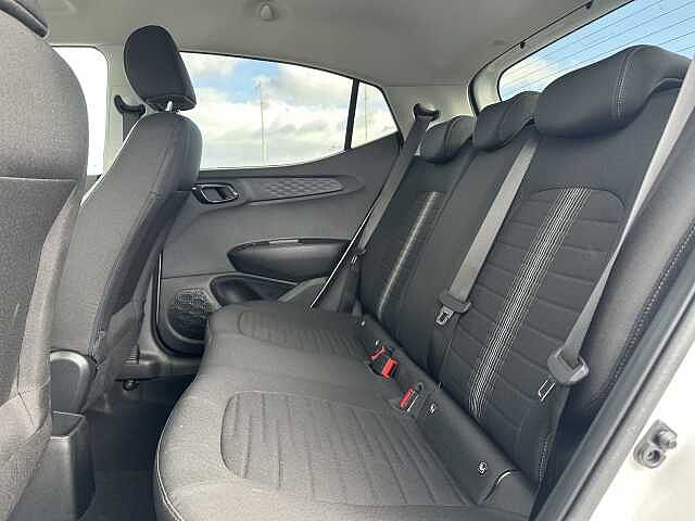 Hyundai i10 1.0 MPi Premium 5dr Auto