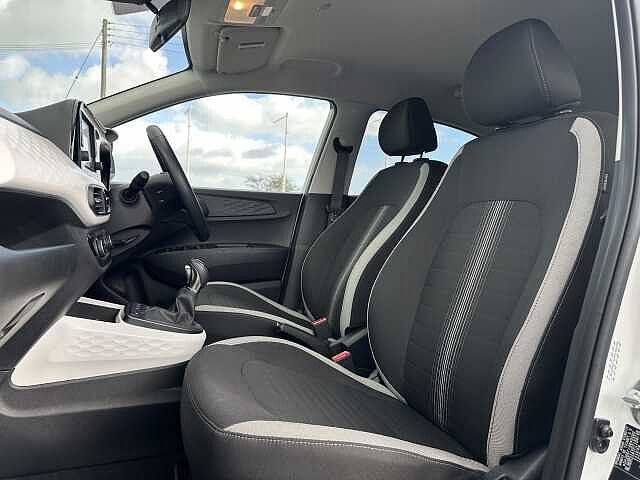 Hyundai i10 1.0 MPi Premium 5dr Auto