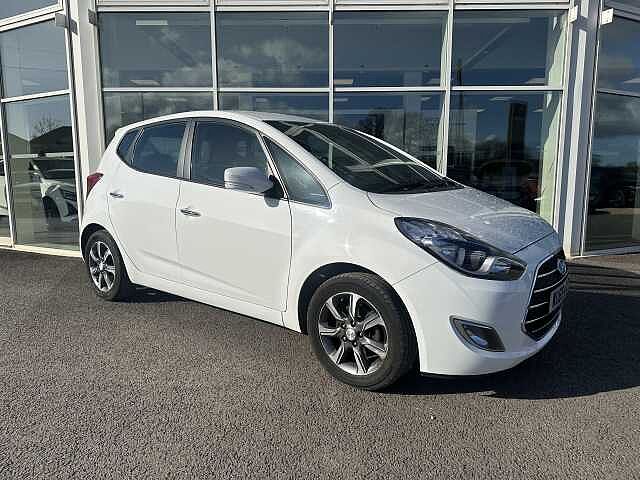Hyundai IX20 1.6 SE Nav 5dr Auto Polar White