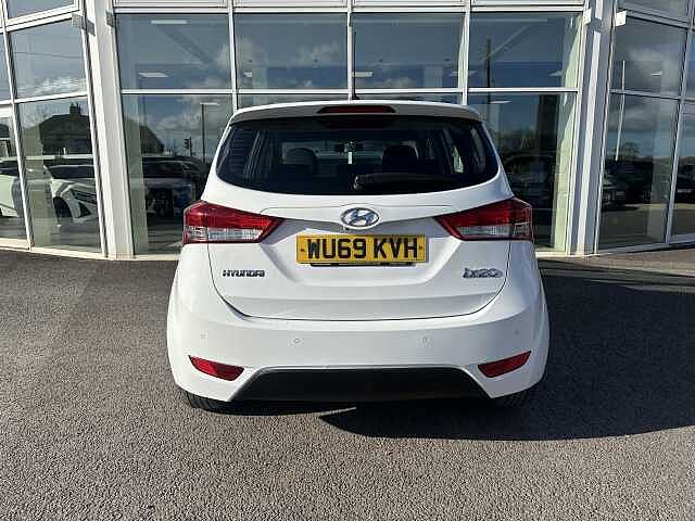 Hyundai IX20 1.6 SE Nav 5dr Auto Polar White