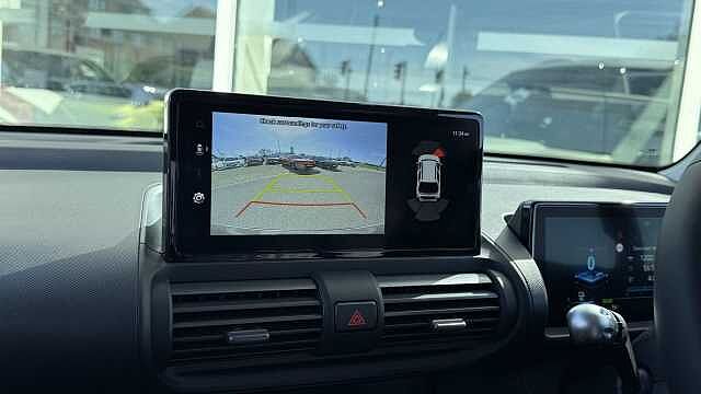 Hyundai INSTER 85kW 02 49kWh 5dr Auto Buttercream