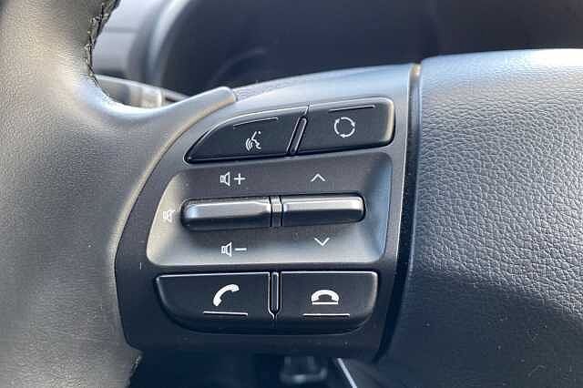 Hyundai KONA 1.0 T-GDi Play SUV 5dr Petrol Manual Euro 6 (s/s) (120 ps) Acid Yellow