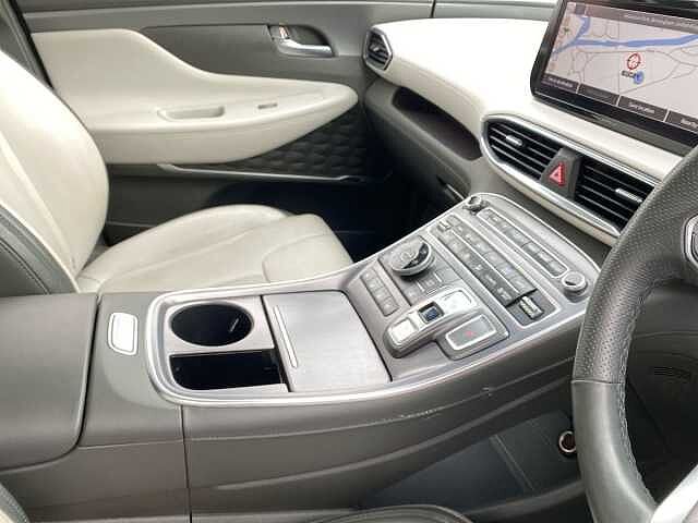 Hyundai SANTA FE 1.6 h T-GDi Ultimate SUV 5dr Petrol Hybrid Auto 4WD Euro 6 (s/s) (230 ps) Glacier White